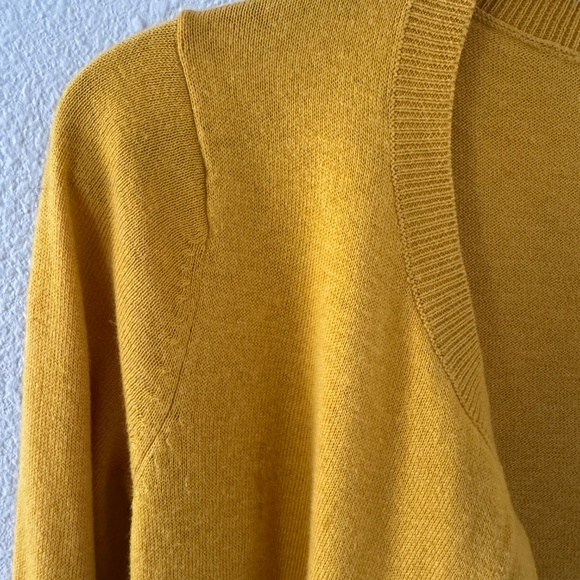 Old Navy Mustard Yellow Cardigan Sweater XS - Picture 3 of 3